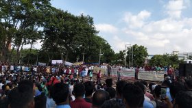 দাবি আদায় না হওয়া পর্যন্ত আন্দোলন চালিয়ে যাওয়ার ঘোষণা পবিস শ্রমিকদের