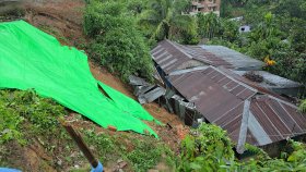 রাঙামাটিতে টানা বর্ষণে বেড়েছে পাহাড় ধসের ঝুঁকি, আশ্রয়কেন্দ্র ফাঁকা