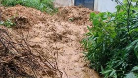 টিলা ধসে এক পরিবারের ৪ জনের মৃত্যু: ময়নাতদন্ত ছাড়াই হবে দাফন
