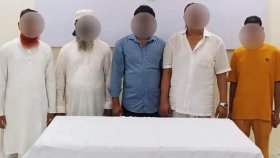 অতিরিক্ত ভাড়া আদায় ও পশুর হাটে চাঁদাবাজি: সেনাবাহিনীর হাতে আটক ৭