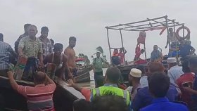 মেঘনায় ট্রলারডুবির ঘটনায় রোহিঙ্গা নারীর লাশ উদ্ধার, পুলিশ সদস্যসহ নিখোঁজ ২