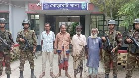 কোরবানির পশুবাহী গাড়ি থেকে চাঁদা নেওয়ার সময় আটক ৪