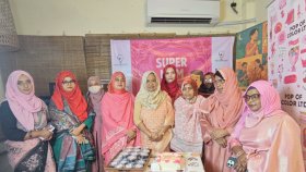 পপ অব কালারের ‘সুপারমম অ্যাওয়ার্ড’ পেলেন ১৭ জন মা