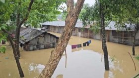 পাহাড়ি ঢলের স্রোতে ভেসে গেছে দুই শিক্ষার্থী, একজনের মৃত্যু