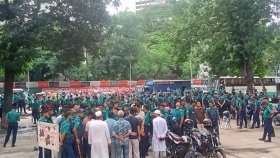 শহীদ মিনার ছাড়ার নির্দেশ পল্লী বিদ্যুৎ কর্মীদের; চলছে আলোচনা