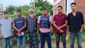 দুই ভাতিজিকে কুপিয়ে হত্যার ঘটনায় চাচা গ্রেফতার