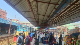 চট্টগ্রাম থেকে ঘরমুখো মানুষের দুর্ভোগ, বাড়তি ভাড়া আদায়