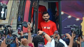 পদপিষ্টে ১১ মৃত্যু: ভাষা হারিয়ে ফেলেছেন কোহলি