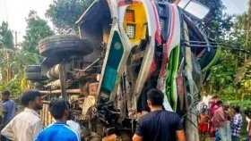 ময়মনসিংহে পৃথক সড়ক দুর্ঘটনায় বাবা-ছেলেসহ ৪ জন নিহত