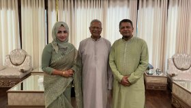 প্রধান উপদেষ্টার সঙ্গে সস্ত্রীক নৌবাহিনী প্রধানের সাক্ষাৎ