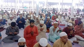 জাতীয় ঈদগাহে ঈদের প্রধান জামাত অনুষ্ঠিত