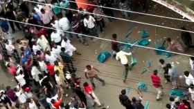 শাকিব খানের ‘তাণ্ডব’ চলাকালে কারিগরি ত্রুটি, ছায়াবাণী হলে ভাঙচুর-লুট