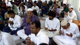 একসঙ্গে ঈদের নামাজ পড়েছেন জামাল-হামজারা