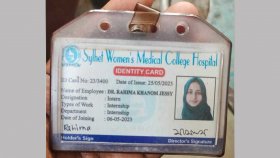 রিকশায় ট্রাকের ধাক্কা, নারী চিকিৎসকের মৃত্যু