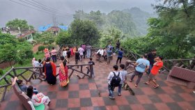 বান্দরবানের পাহাড়ের পর্যটনকেন্দ্রগুলোতে ভিড়