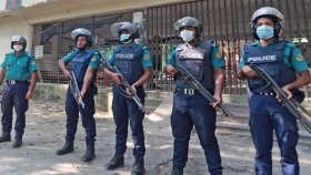 পুলিশের প্রাণঘাতী অস্ত্রের ব্যবহার নিয়ে বিভ্রান্তি: আসলে কী ঘটছে