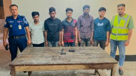 তরুণীকে উত্ত্যক্ত করায় ৫ জনকে আটক করেছে সেনাবাহিনী