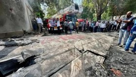 ‘বিমান ভেঙে পড়তেই হোস্টেলের ছাদ থেকে লাফ দেয় আমার ছেলে’