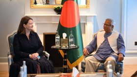 নৌবাহিনীর জন্য কেনা হচ্ছে জরিপ ও গবেষণা জাহাজ, প্রধান উপদেষ্টার সঙ্গে আলোচনা