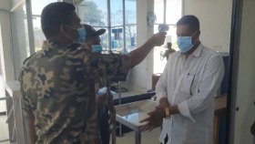 করোনা সংক্রমণ রোধে মোংলা বন্দরে বিশেষ সতর্কতা