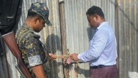 গাজীপুরে নিষিদ্ধ পলিথিন কারখানা সিলগালা, মালিকের ৩ মাসের কারাদণ্ড
