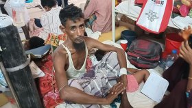 নোয়াখালী জেনারেল হাসপাতালে রোগী ও স্বজনদের মারধর করলেন ওয়ার্ড বয়
