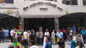 ছুটি কাটিয়ে চেনারূপে ঢাকার নিম্ন আদালত-পাড়া