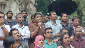 নিরাপদ ক্যাম্পাসের দাবিতে ঢাবি ছাত্রদলের বিক্ষোভ