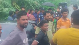 প্রাইভেটকার থামিয়ে অর্ধকোটি টাকার ছিনতাইয়ের অভিযোগ