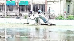 ‘অঞ্জলি লহ মোর’ ভাস্কর্য ভাঙ্গা নিয়ে সমালোচনার ঝড়