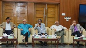 জাতীয় ঐকমত্যের স্বার্থে ‘ছাড়’ চাইলেন আলী রীয়াজ