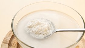 চালের পানি দিয়ে চুল ধুলে যেসব উপকার পাবেন