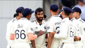 ৫ উইকেট নিয়ে কপিল দেবের পাশে বুমরা