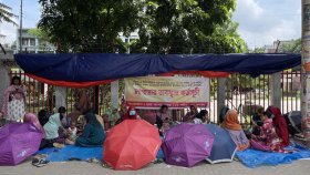 সরকারকে ‘ব্ল্যাকমেইল’ করছেন না তথ্য আপারা