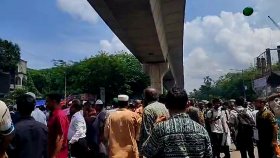 চাকরিচ্যুত বিডিআর সদস্যদের শাহবাগ অবরোধ