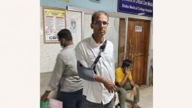 নগর ভবনে ইশরাক সমর্থক-বিরোধীদের মারামারি, আহত ৭