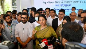 পাট, কাগজ ও কাপড়সহ বিকল্প ব্যবহারের আহ্বান পরিবেশ উপদেষ্টার