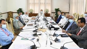 সব সরকারি প্রতিষ্ঠানের ছাদে সোলার প্যানেল বসানোর নির্দেশ প্রধান উপদেষ্টার