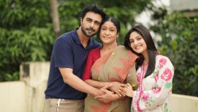 আলোচনায় ‘ঘ্রাণ’: মায়ের জন্মদিনের খোঁজে পুত্র