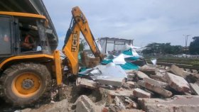 খিলক্ষেতে অবৈধ স্থাপনা উচ্ছেদ করে রেলের জমি উদ্ধার
