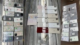 শাহজালালে অবৈধভাবে আনা ১১৭ মোবাইল জব্দ