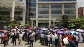 কমপ্লিট শাটডাউন ও ‘মার্চ টু এনবিআর’ কর্মসূচিতে অচল রাজস্ব দফতর