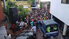 খুলনা প্রেসক্লাবে অবরুদ্ধ করে রাখা হয়েছে প্রেস সচিবকে