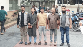 পুলিশকে লক্ষ্য করে গুলি: ‘শীর্ষ সন্ত্রাসী’ ও তার দুই সহযোগী রিমান্ডে