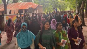 রাকসু নির্বাচনের তফসিলসহ ৯ দাবিতে শিক্ষার্থীদের বিক্ষোভ