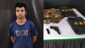 শ্বাসরুদ্ধকর অভিযানে সাবেক সেনাসদস্যসহ ৫ সন্ত্রাসী গ্রেফতার, র‍্যাবের পোশাক উদ্ধার