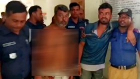 ঘুম থেকে ডেকে মেম্বারকে কুপিয়ে হত্যা, মারধর করে দুজনকে পুলিশে সোপর্দ
