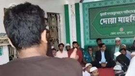 জুলাই যোদ্ধাদের বাদ দিয়ে দোয়া মাহফিল করে তোপের মুখে খুলনার ডিসি