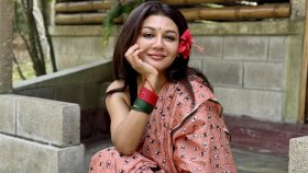‘কেক কাটতে আমার ভীষণ বোকা বোকা লাগে’   