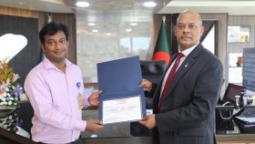 এটিসি কন্ট্রোলার জাহিদুল ইসলামকে বেবিচকের সম্মাননা